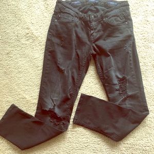 Like New Vigoss Cropped Distressed Black Jeans!